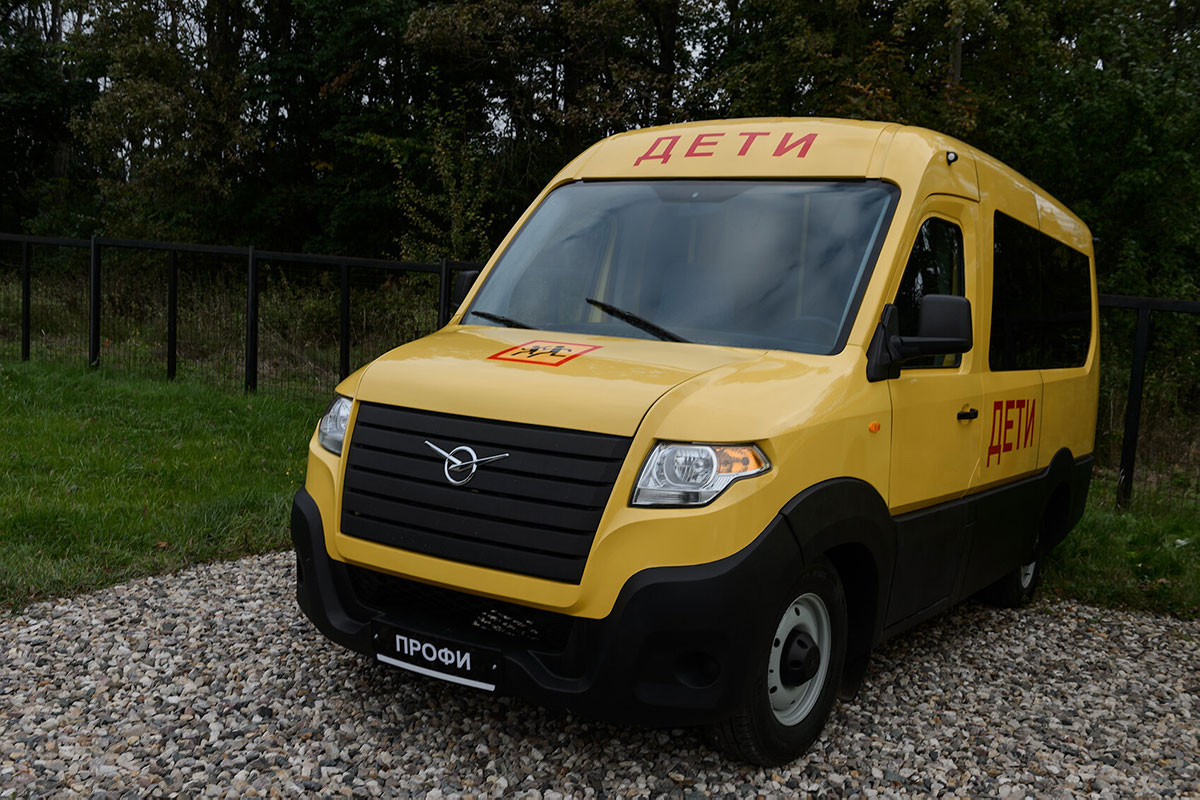 УАЗ начал массовое производство нового полноприводного микроавтобуса для школ