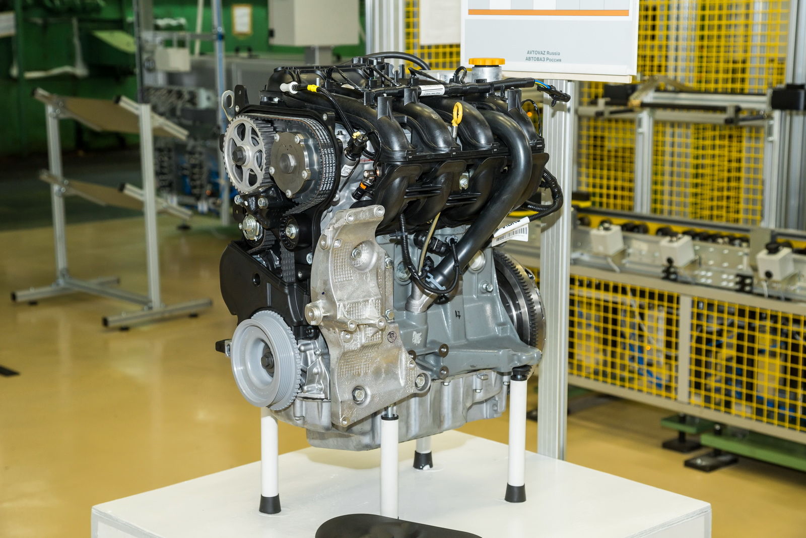 Веста и Х рей станут мощнее: АвтоВАЗ работает над модернизированным двигателем 1.8. Помещать могут лишь французы со своим 1.3 турбомотором