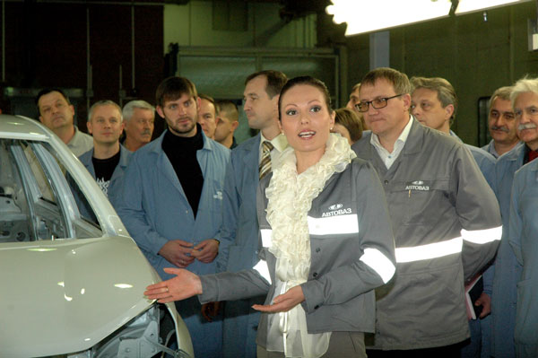 «АвтоВАЗ» начал сборку седана Lada Vesta