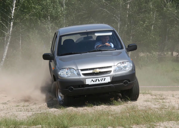 Chevrolet Niva доживает последние месяцы: продажи внедорожника стремительно падают, несмотря на обновление