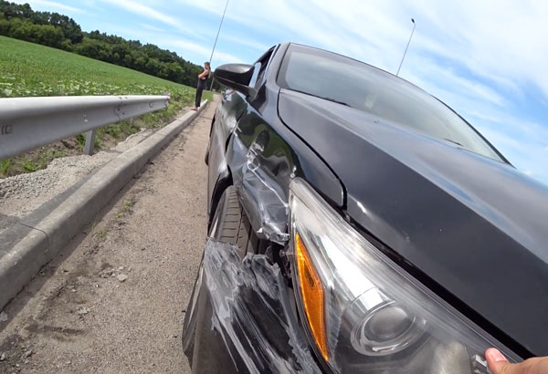 Руль отказал на скорости: владелец новой Toyota Camry пожаловался на неожиданную поломку. Видео
