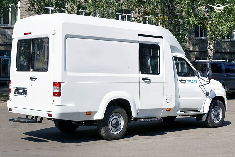 УАЗ показал новый полноприводный микроавтобус, который должен заменить «Буханку». Фото и цена