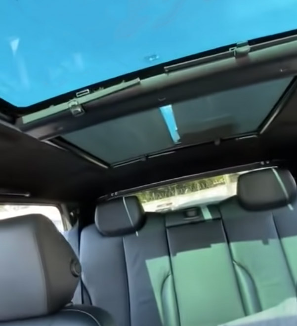 Панорамная крыша и кресла от BMW: уникальную Ниву показали на видео