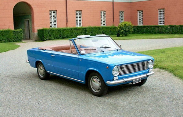 В Москве продают «копейку»-кабриолет за 1 млн рублей. Это реплика изящного Fiat 124 Cabriolet 1966 года