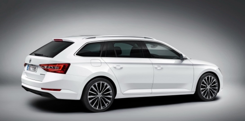 Универсал Superb Combi: Skoda представила новый универсал